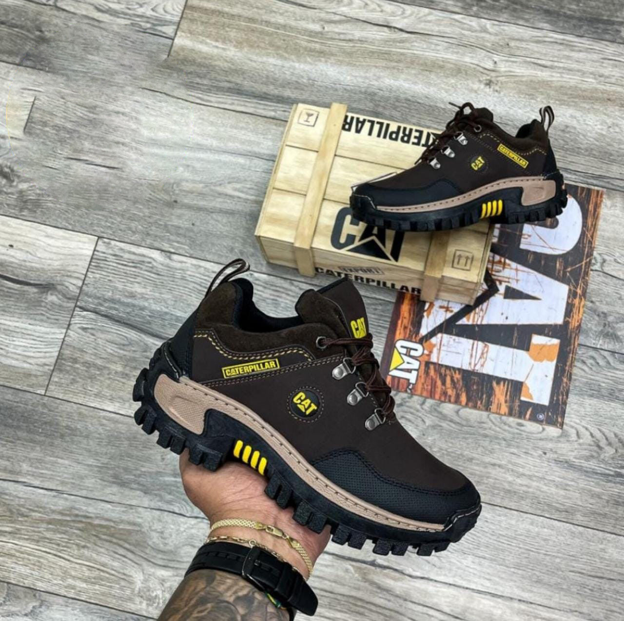 BOTAS CAT CORTE MEDIO