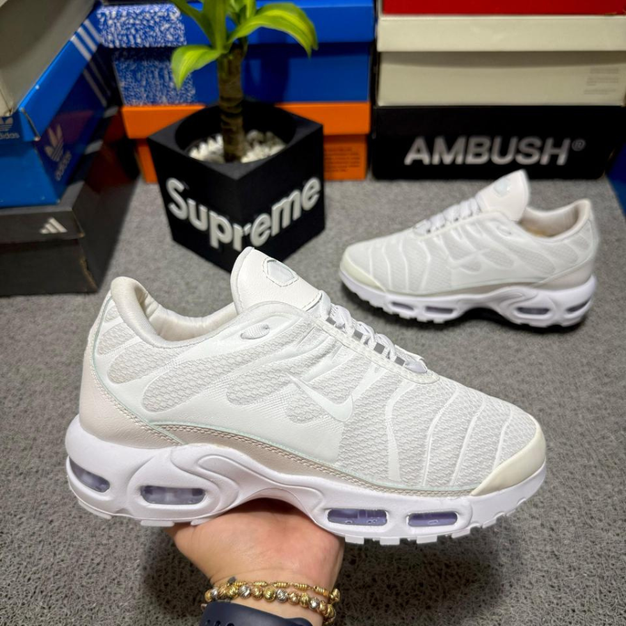 NIKE TN AIR MAX PLUS